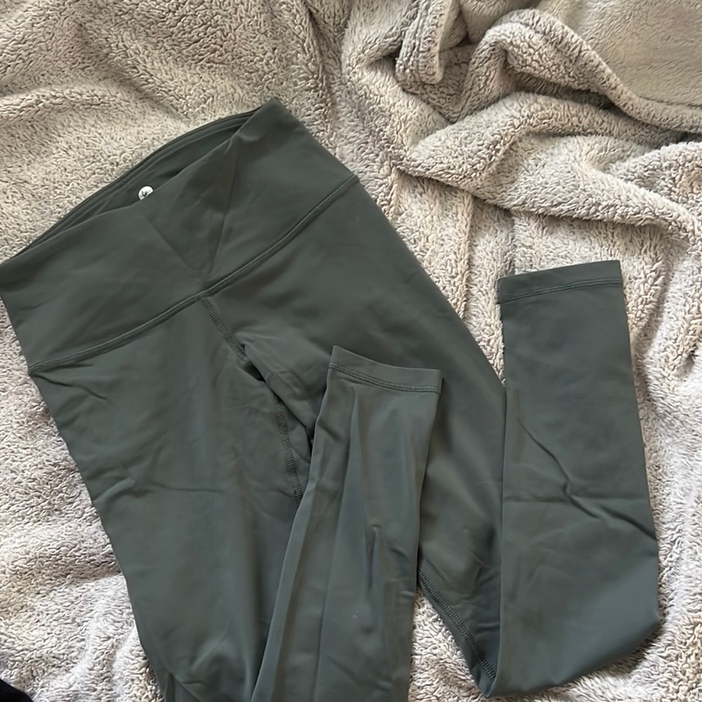 athletic leggings (lululemon quality)
